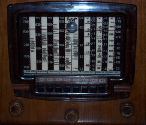 Pilot Table Radio
